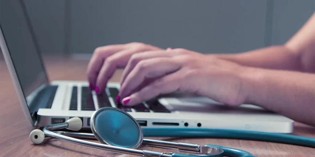 national-cancer-institute-NFvdKIhxYlU-unsplash imagem do artigo Receita digital: como a pandemia transformou a área da saúde