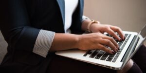 Contraktor | Automação de contratos na sua empresa: como fazer? Automatização de contratos digitais para empresa