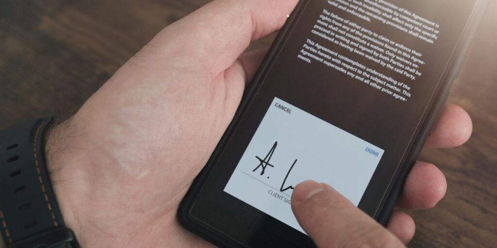 Gestão de documentos: muito além da assinatura digital. Gestão de contratos e assinatura digital